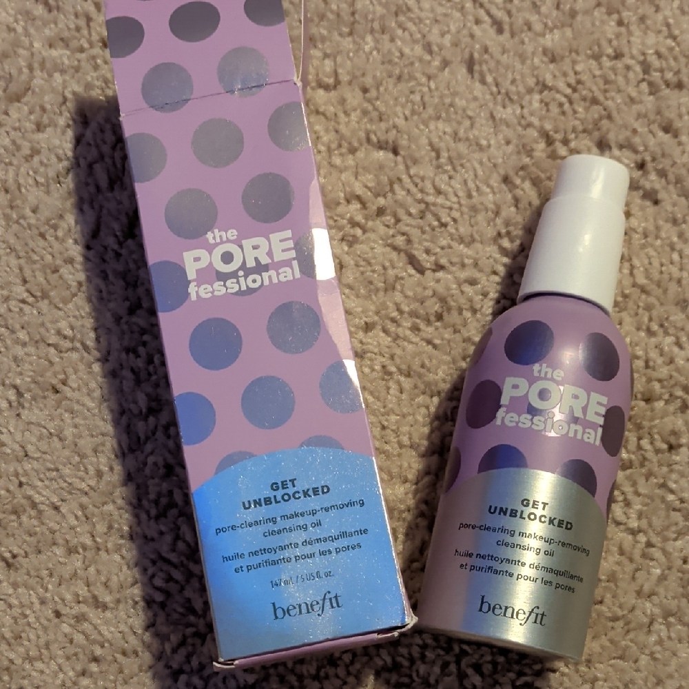 Benefit The POREfessional Cleansing Oil with Purple and Blue Design